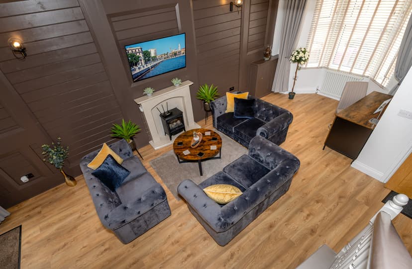 Elegant living room with modern furnishings in London